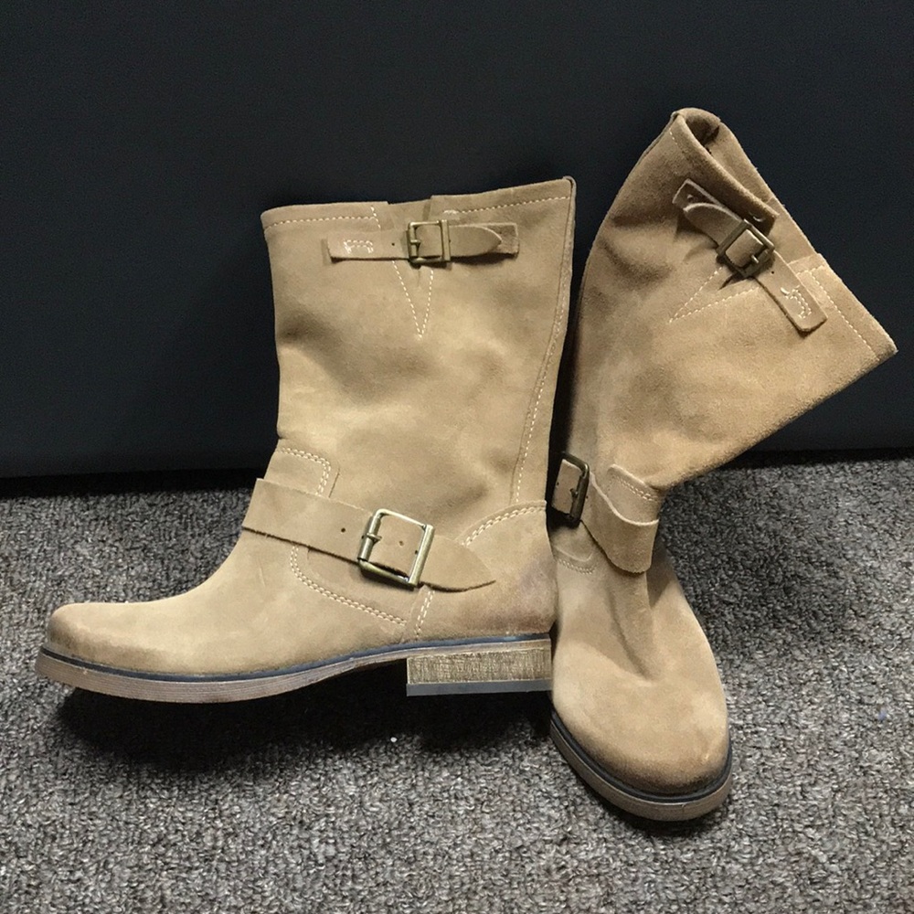 American eagle outfitters leather boots w/ buckles